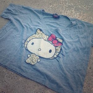 💋SOLD💋Hello Kitty Oversized Cropped Shirt