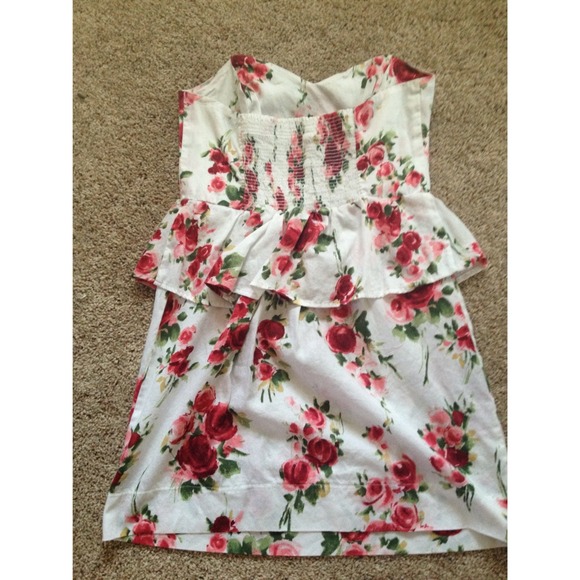 Sold // Floral peplum dress - Picture 3 of 3