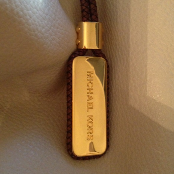 Michael Kors Skorpios Large Shoulder Bag - Picture 2 of 4