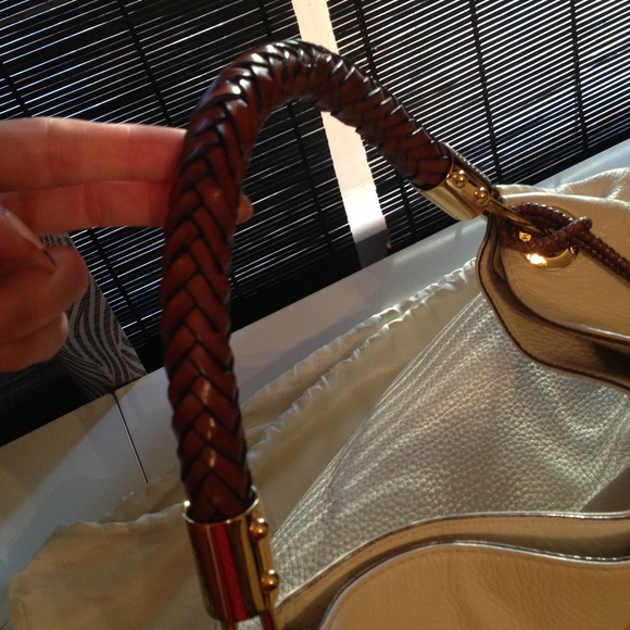 Michael Kors Skorpios Large Shoulder Bag - Picture 3 of 4