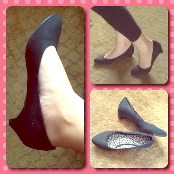 ***RESERVED***Black shoes