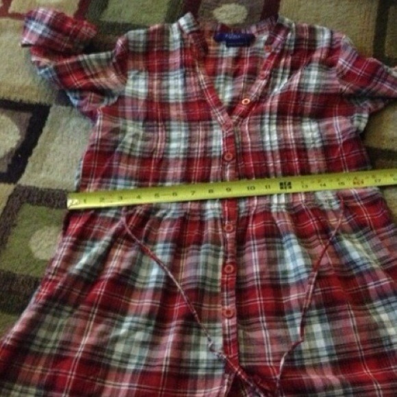 🔲BUNDLED🔲HOST PICK✨Pictures don't do this top - Picture 2 of 3