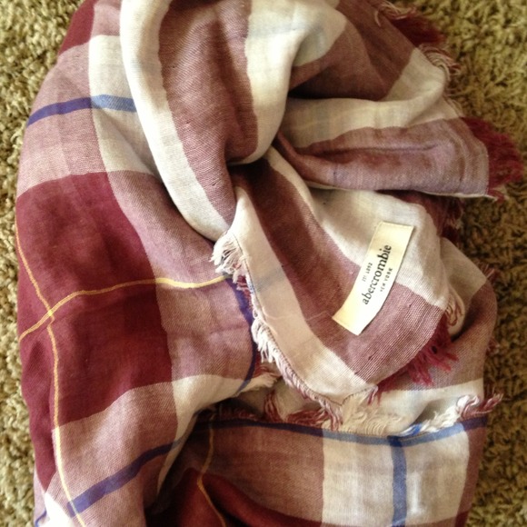 Bundle of 3 scarves! - Picture 4 of 4