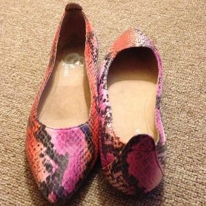 Size 6 multi-colored snake print flats