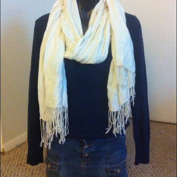 Long sleeve dark blue knit sweater