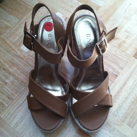 SUMMER SALE! New Bakers sandals