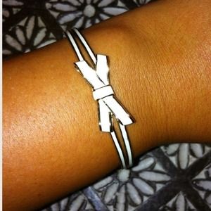 KATE SPADE 🎀 White bow bangle