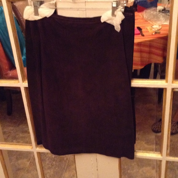 Gap skirt .