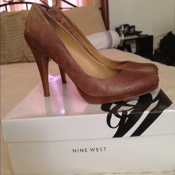 SOLD--Nine West heels - Picture 2 of 3