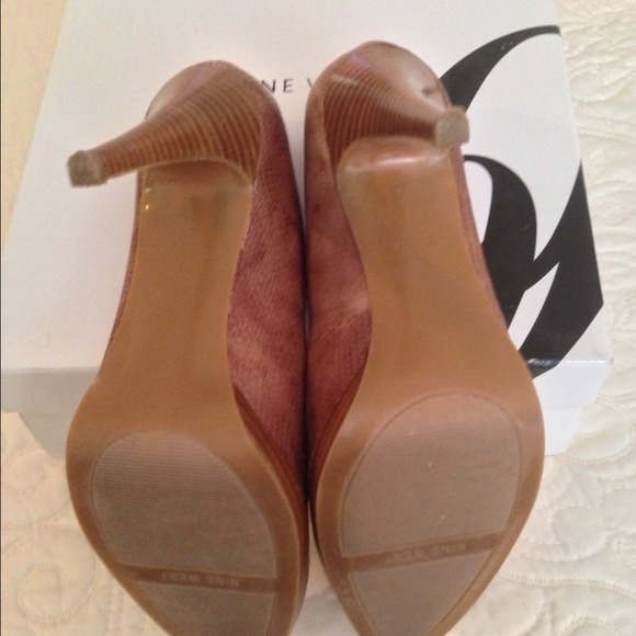 SOLD--Nine West heels - Picture 3 of 3