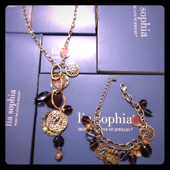 Brand New Lia Sophia Necklace & Bracelet Set!
