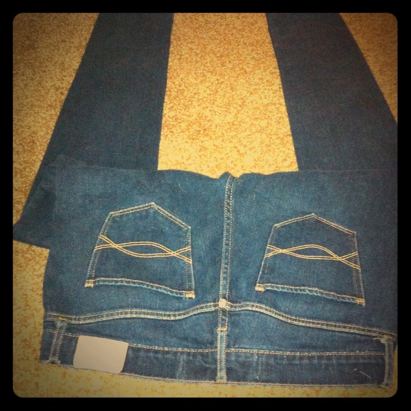 Dark blue Abercrombie and Fitch skinny jeans