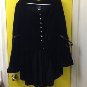 😎Fantastic steam punk black velvet top😍