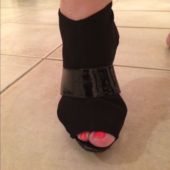 Sold in a bundle - Picture 2 of 4