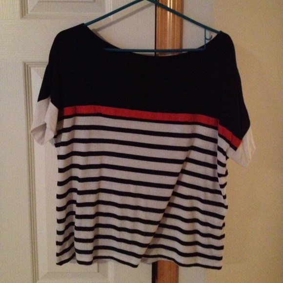 SOLD 💢 LOFT t-shirt/blouse