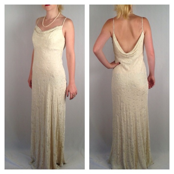 Carmen Marc Valvo Dresses & Skirts - Carmen Marc Valvo Winter White Velvet Evening Gown