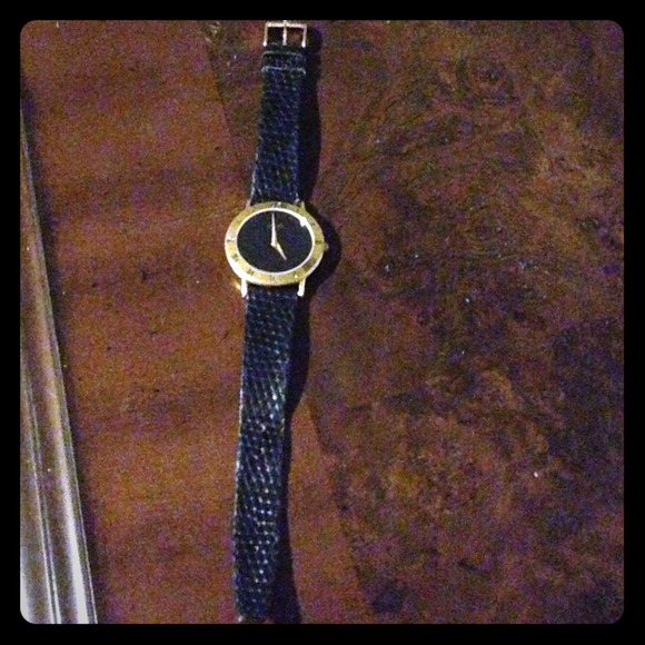 Gucci watch (authentic vintage)