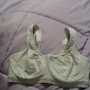 NWOT gray, underwire, sports bra