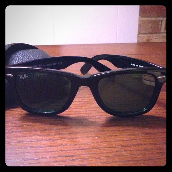 Authentic Ray-Bans wayfarer