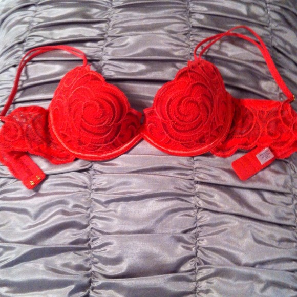 BEAUTIFUL SCALLOPED UNDERWIRE BRA🎆