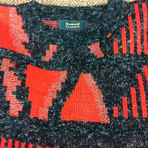 Cozy oversized sweater with fun red print - Picture 2 of 2