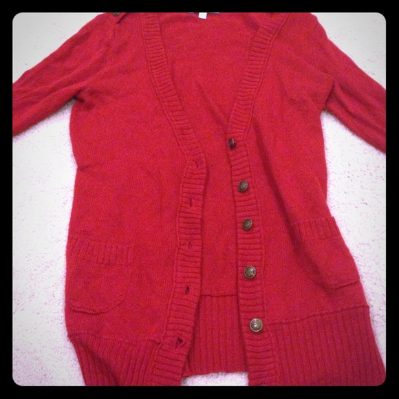 Delia's red sweater - Picture 1 of 2