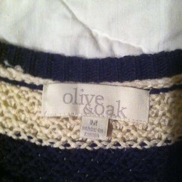 Oak& Olive navy & cream sweater. - Picture 2 of 2