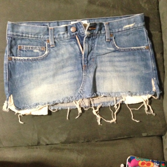 Hot skirt !!