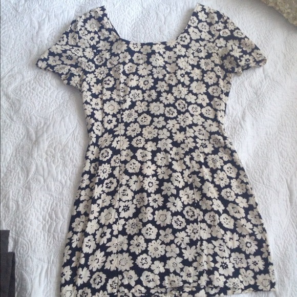 ⚓🔴SOLD🔴⚓Vintage floral dress - Picture 3 of 4