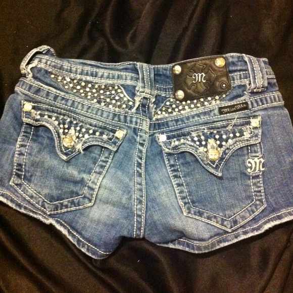 Miss me jean shorts size 28