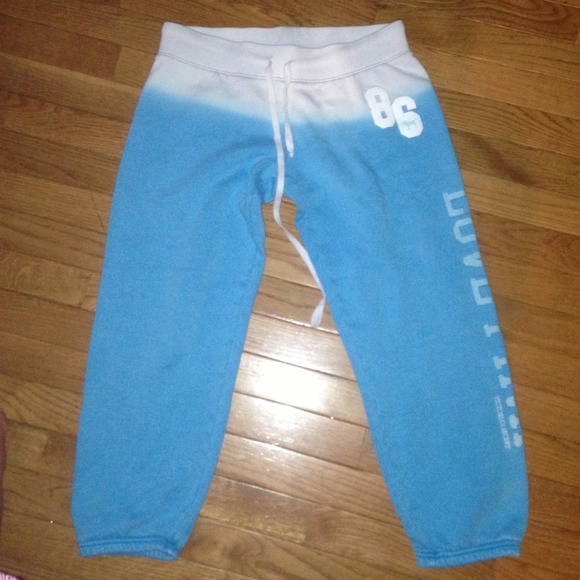 SOLD IN BUNDLE VS Pink cropped sweatpants