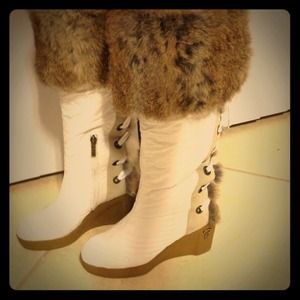 [White] Boots with the Fur!