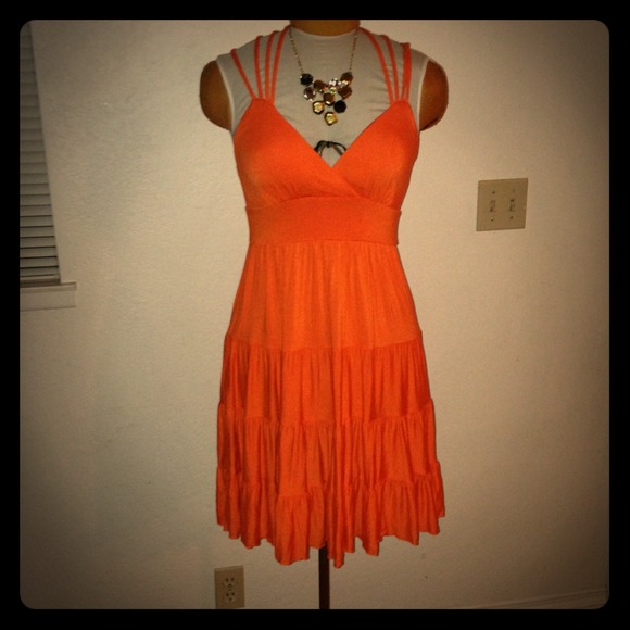 💕Beautiful orange dress💕