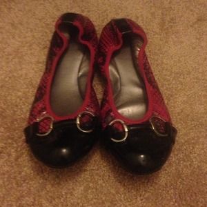Tahari pink snakeskin ballet flats