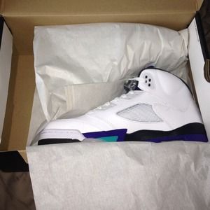 Jordan Retro 5 Grapes Youth Brand New NEVER WORN!!