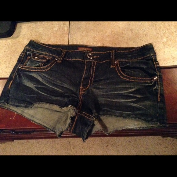 Z D Gem Pocketed Shorts