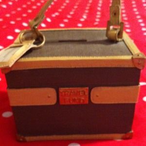 Cute little piggy bank for your travel funds 😉