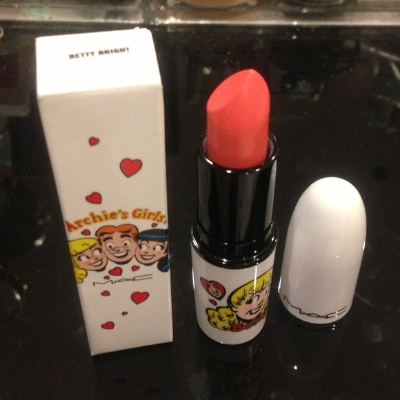 SOLD! MAC Archie's Collection Lipstick Betty - Picture 1 of 3