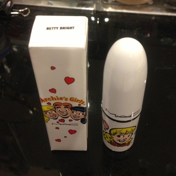 SOLD! MAC Archie's Collection Lipstick Betty - Picture 3 of 3