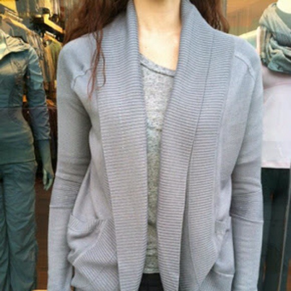 Looking for this lululemon transformation wrap