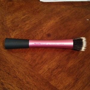 Stippling Brush by Samantha.