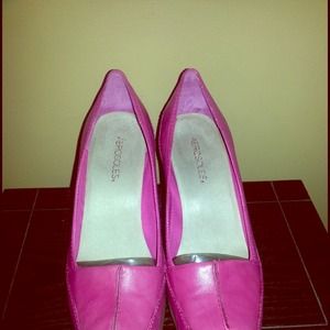 Pink leather Aerosoels