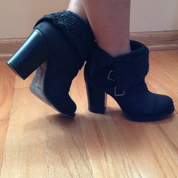 🚫Sold🚫Shoe dazzle booties