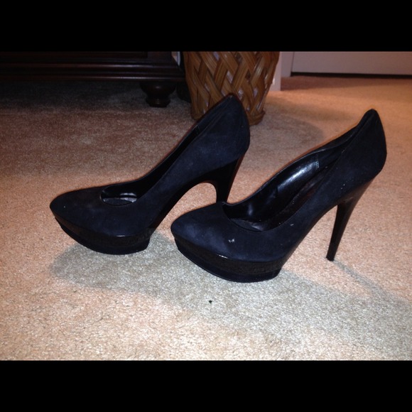 bakers black heels size 8.5 never worn