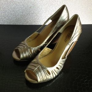 Seychelles patent leather wedge size 6