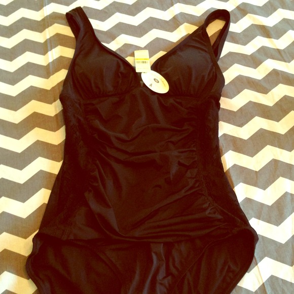 Tommy bahama lace swimsuit! Nwt!