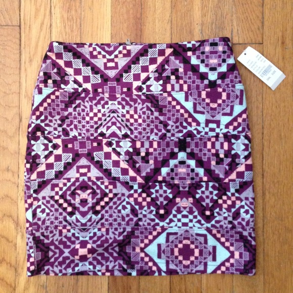 ❗️SOLD❗️Pacsun tribal tight skirt
