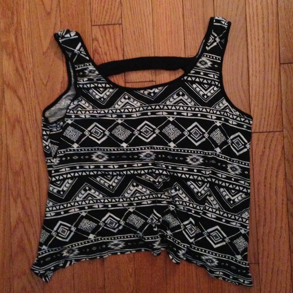 ❗️SOLD❗️Boxy tribal print tank