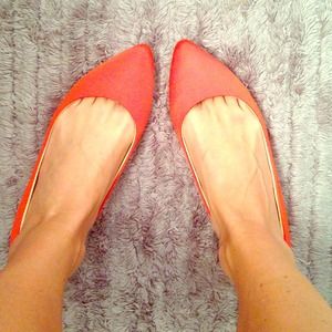 🎉HOST PICK!🎉Orange/ bright coral point toe flats