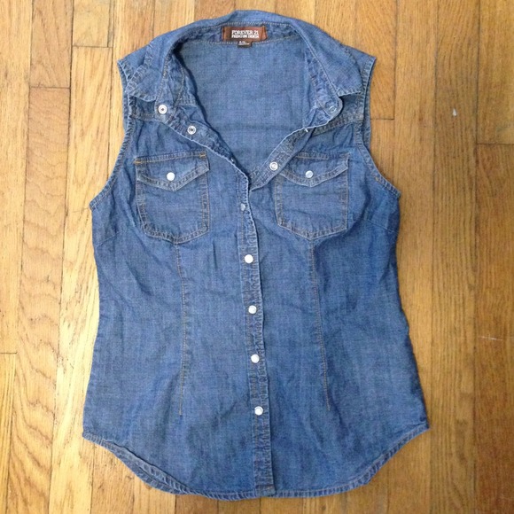 ❗️SOLD❗️Forever 21 button down denim tank